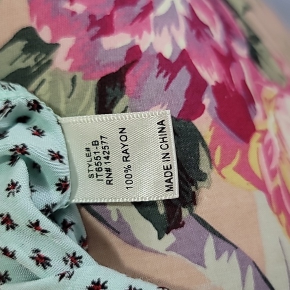 FREE with Purchase IRIS 100% Rayon Floral V Neck Long Sleeve Blouse Teal… - Picture 7 of 7